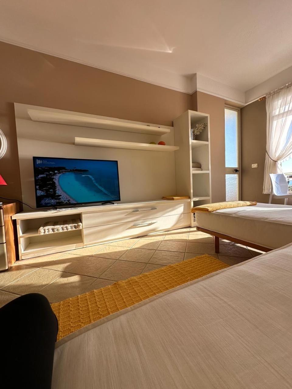 Beach View! Seaside Apartment Durrës Esterno foto