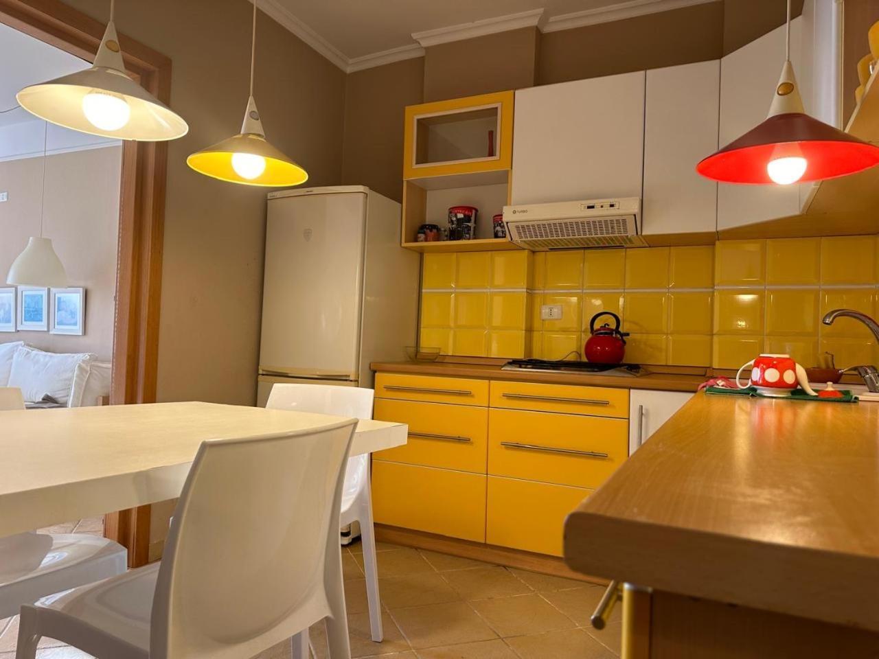 Beach View! Seaside Apartment Durrës Esterno foto