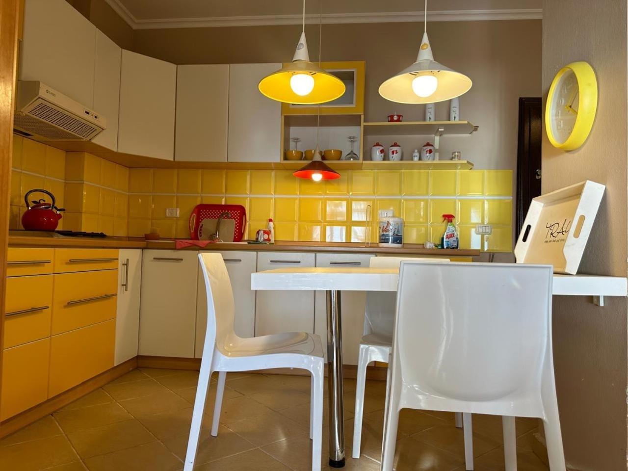 Beach View! Seaside Apartment Durrës Esterno foto
