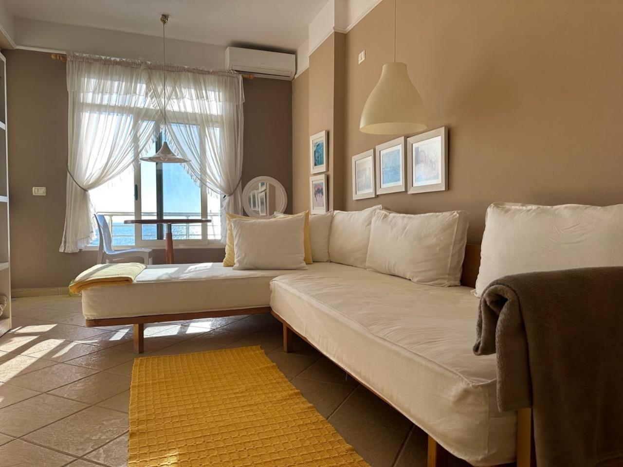 Beach View! Seaside Apartment Durrës Esterno foto