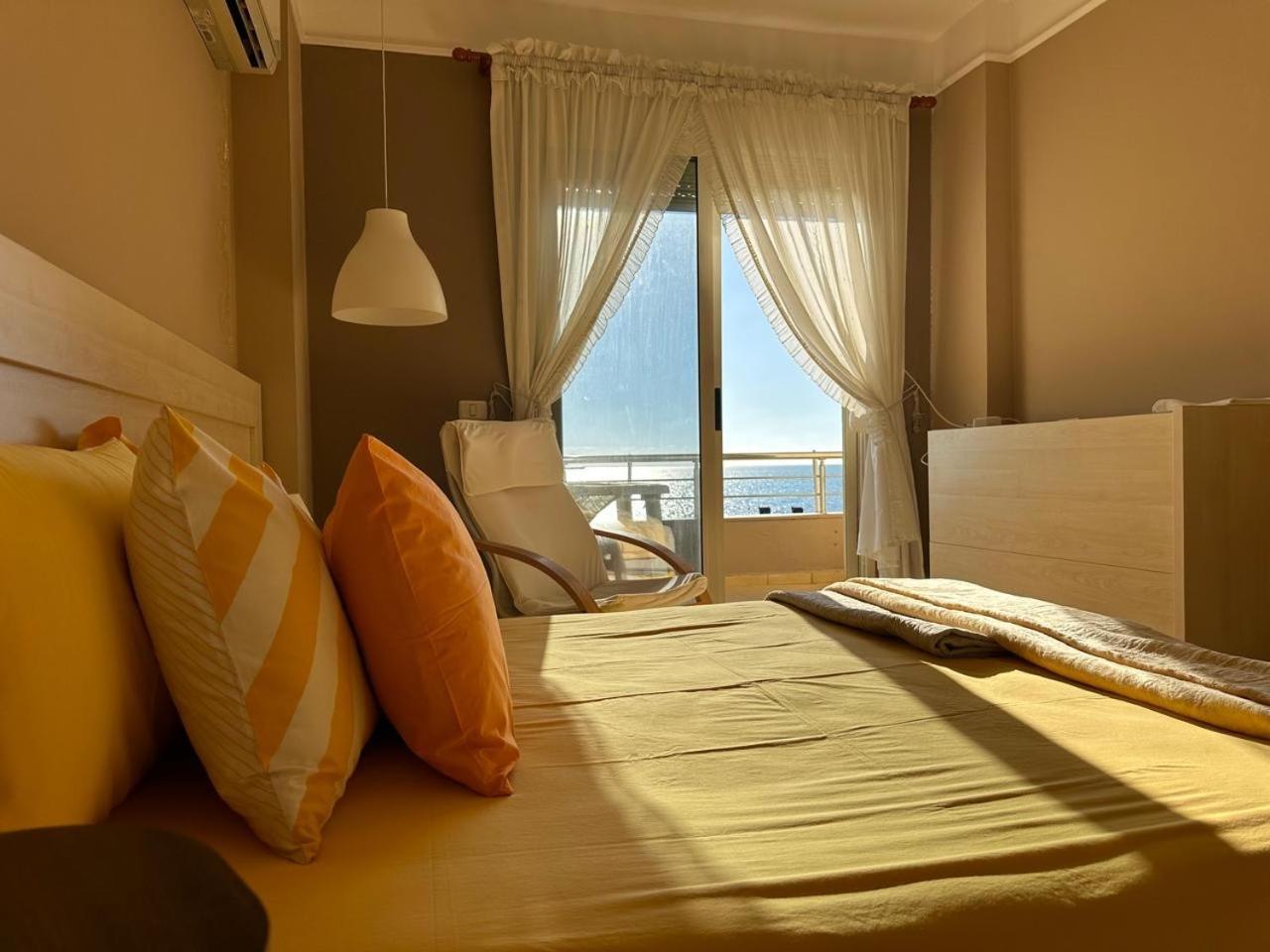 Beach View! Seaside Apartment Durrës Esterno foto
